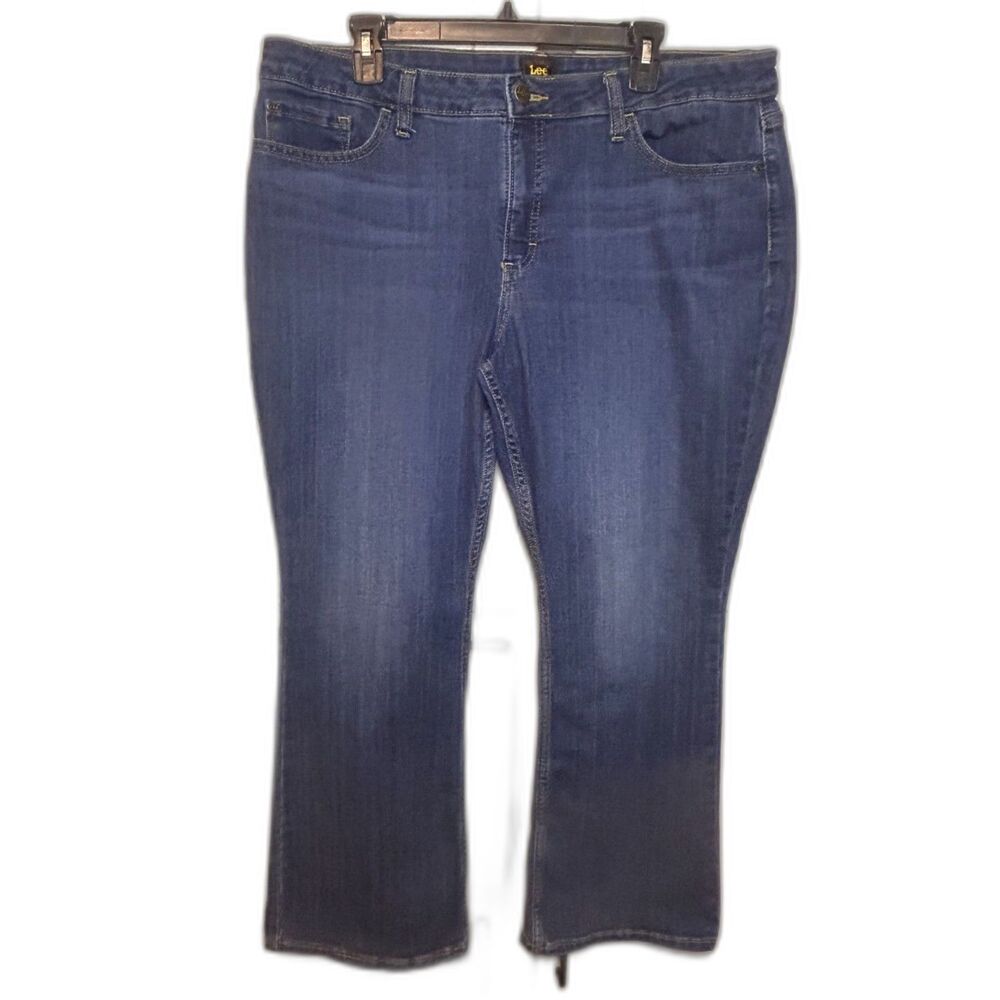 LEE Women's Legendary Regular Bootcut Jean 18S